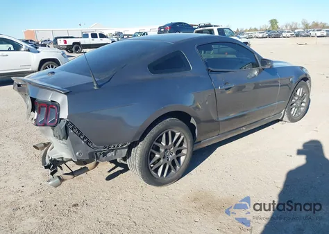 2014 Ford Mustang V6 Premium z USA, uszkodzony, nr VIN 1ZVBP8AM3E5268875